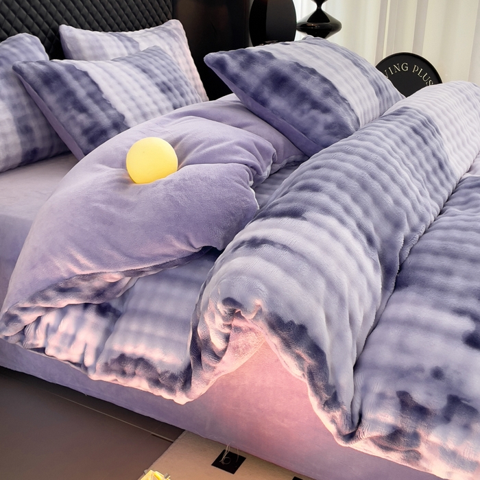 91家纺网 家纺一手货源 找家纺 言熙居家纺 2025新款加厚高克重兔兔绒牛奶绒四件套 荧浅紫