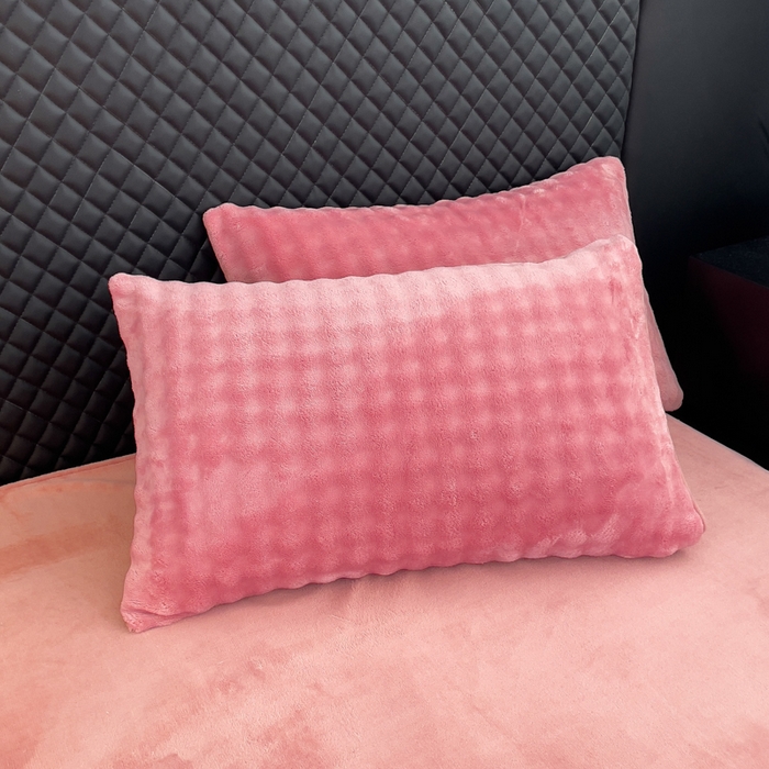 91家纺网 家纺一手货源 找家纺 言熙居家纺 2025新款加厚高克重兔兔绒牛奶绒四件套 晨雾粉