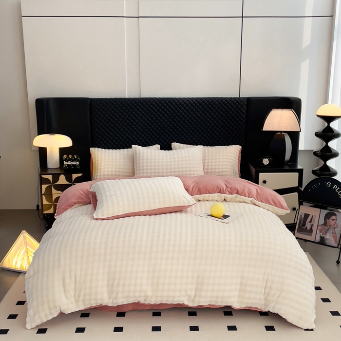 91家纺网 家纺一手货源 找家纺 言熙居家纺 2025新款加厚高克重兔兔绒牛奶绒四件套 奶昔白