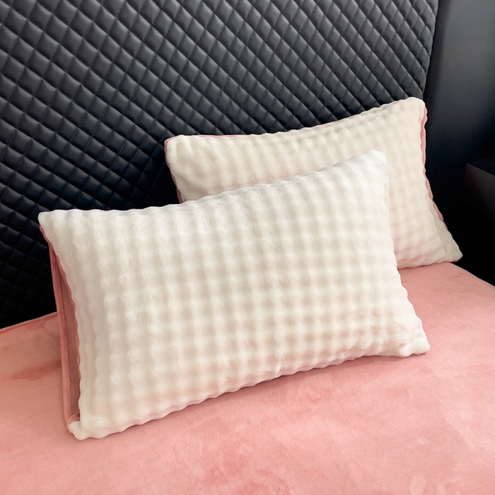 91家纺网 家纺一手货源 找家纺 言熙居家纺 2025新款加厚高克重兔兔绒牛奶绒四件套 奶昔白