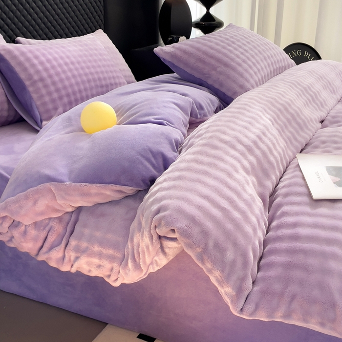 91家纺网 家纺一手货源 找家纺 言熙居家纺 2025新款加厚高克重兔兔绒牛奶绒四件套 梦幻紫