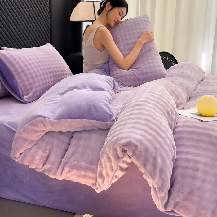 91家纺网 家纺一手货源 找家纺 言熙居家纺 2025新款加厚高克重兔兔绒牛奶绒四件套 梦幻紫