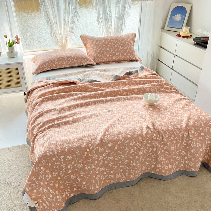 91家纺网 家纺一手货源 找家纺 梦洋家纺 2025新款全棉四层纱多能盖毯毛巾被空调夏被床盖款盖毯 花海