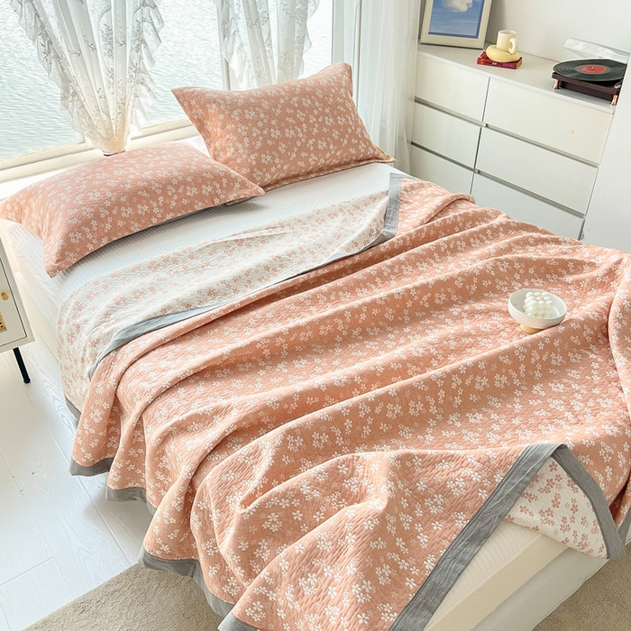 91家纺网 家纺一手货源 找家纺 梦洋家纺 2025新款全棉四层纱多能盖毯毛巾被空调夏被床盖款盖毯 花海