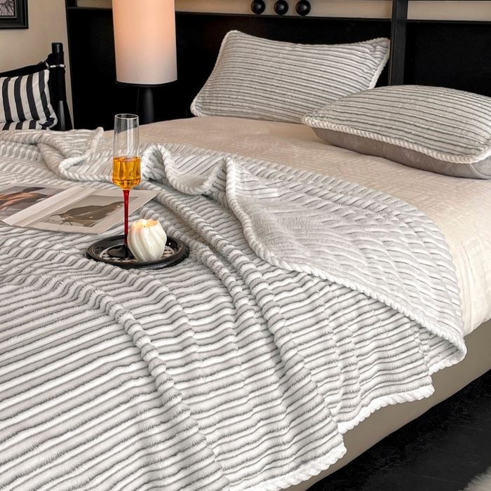 91家纺网 家纺一手货源 找家纺 （总）蓝极人 2025新款亲肤舒适成品抽条阳离子毛毯毯子