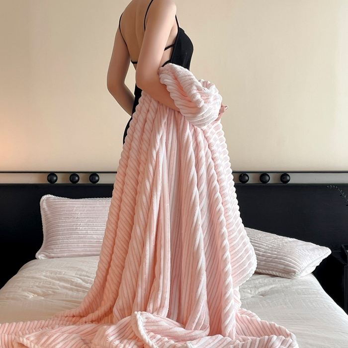 91家纺网 家纺一手货源 找家纺 蓝极人 2025新款亲肤舒适成品抽条阳离子毛毯毯子 阳离子-粉