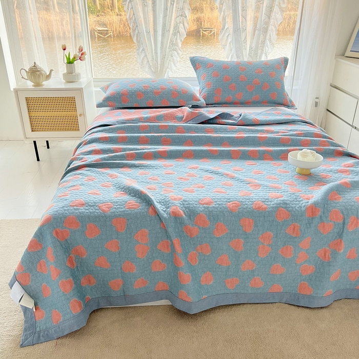 91家纺网 家纺一手货源 找家纺 梦洋家纺 2025新款全棉四层纱多能盖毯毛巾被空调夏被床盖款盖毯 心心相印