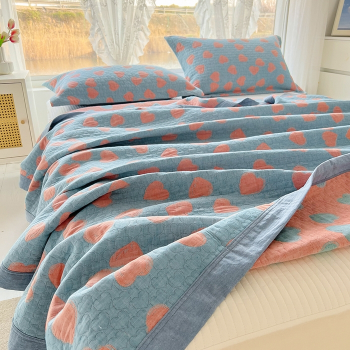 91家纺网 家纺一手货源 找家纺 梦洋家纺 2025新款全棉四层纱多能盖毯毛巾被空调夏被床盖款盖毯 心心相印