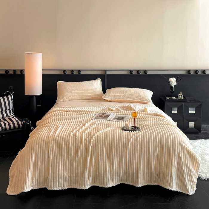 91家纺网 家纺一手货源 找家纺 蓝极人 2025新款亲肤舒适成品抽条阳离子毛毯毯子 阳离子-黄