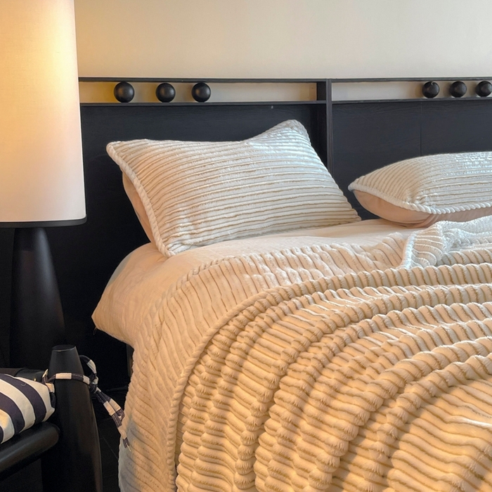 91家纺网 家纺一手货源 找家纺 蓝极人 2025新款亲肤舒适成品抽条阳离子毛毯毯子 阳离子-咖