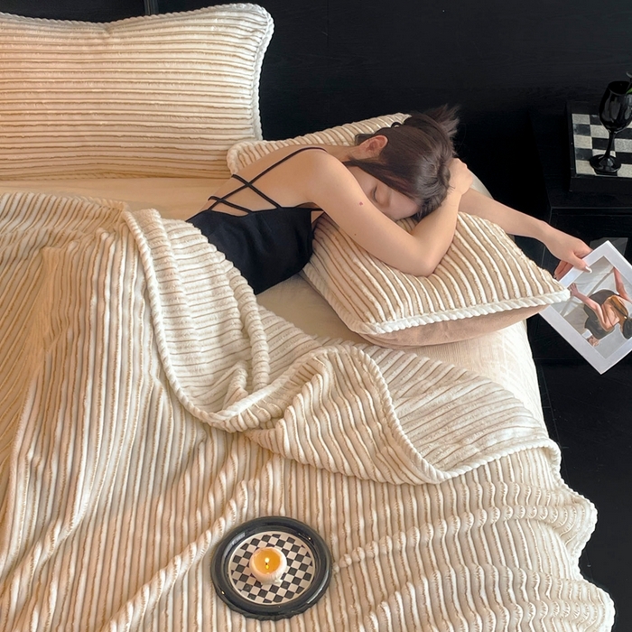 91家纺网 家纺一手货源 找家纺 蓝极人 2025新款亲肤舒适成品抽条阳离子毛毯毯子 阳离子-咖