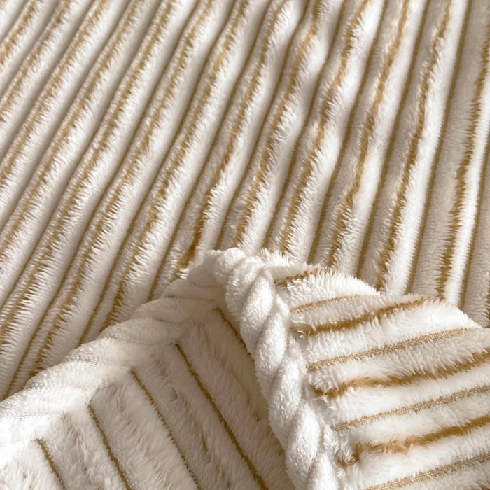 91家纺网 家纺一手货源 找家纺 蓝极人 2025新款亲肤舒适成品抽条阳离子毛毯毯子 阳离子-咖