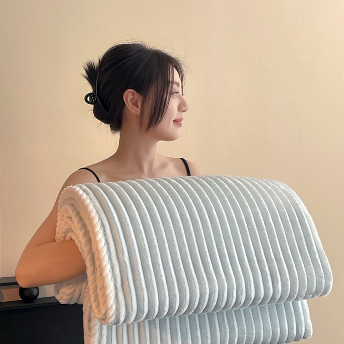 蓝极人 2025新款亲肤舒适成品抽条阳离子毛毯毯子 阳离子-蓝