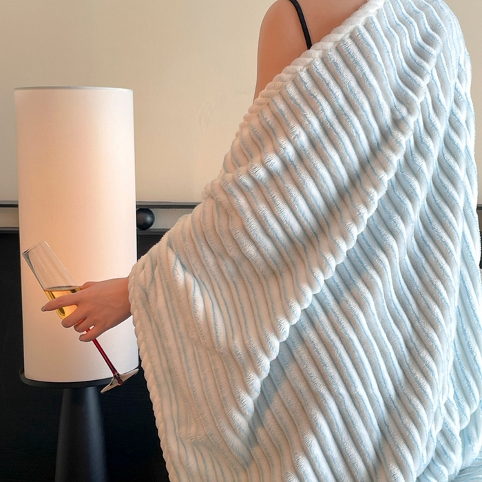 91家纺网 家纺一手货源 找家纺 蓝极人 2025新款亲肤舒适成品抽条阳离子毛毯毯子 阳离子-蓝