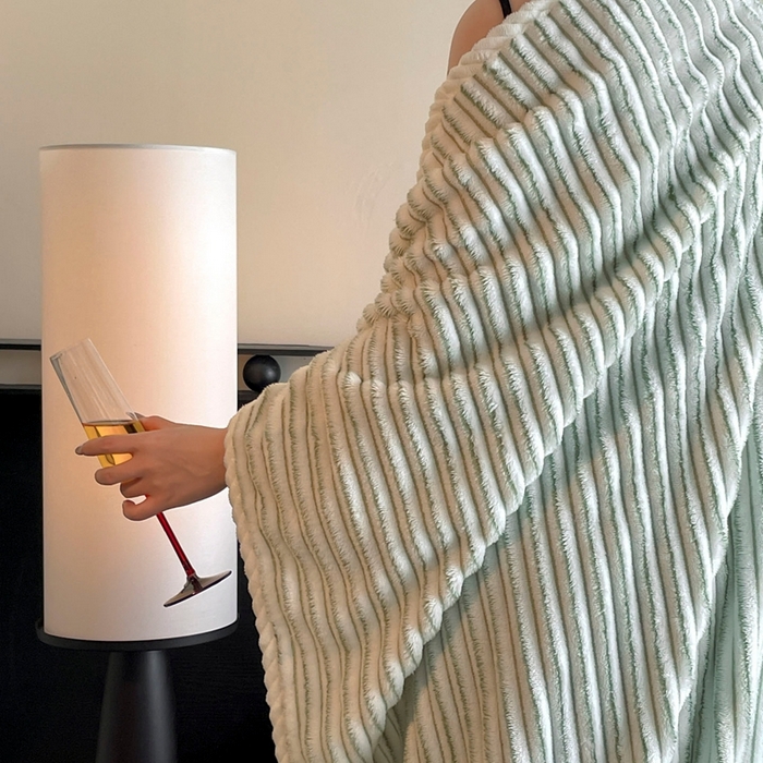 91家纺网 家纺一手货源 找家纺 蓝极人 2025新款亲肤舒适成品抽条阳离子毛毯毯子 阳离子-绿