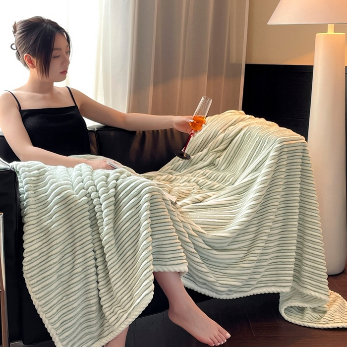 91家纺网 家纺一手货源 找家纺 蓝极人 2025新款亲肤舒适成品抽条阳离子毛毯毯子 阳离子-绿