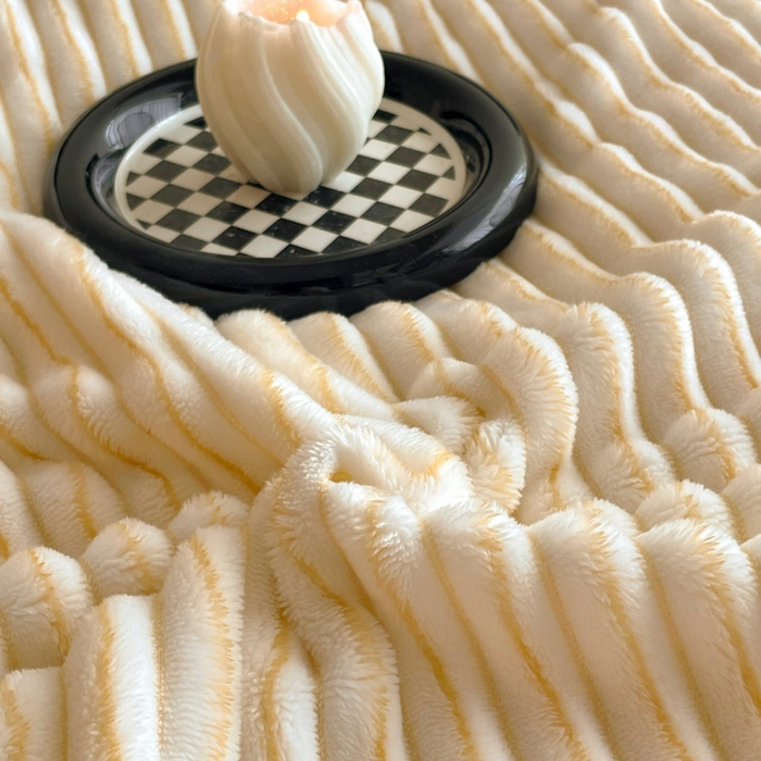 91家纺网 家纺一手货源 找家纺 酱子 2025新款亲肤舒适成品抽条阳离子毛毯毯子 阳离子-黄