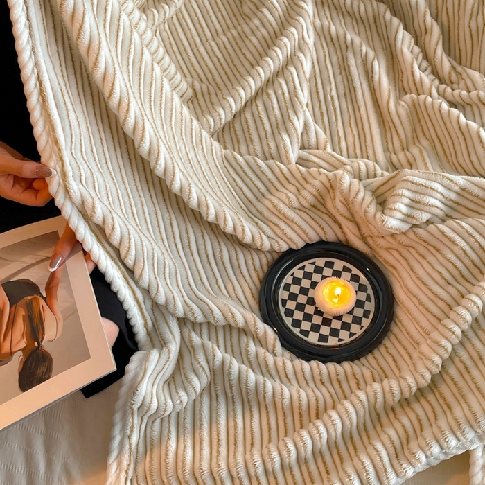 91家纺网 家纺一手货源 找家纺 酱子 2025新款亲肤舒适成品抽条阳离子毛毯毯子 阳离子-咖