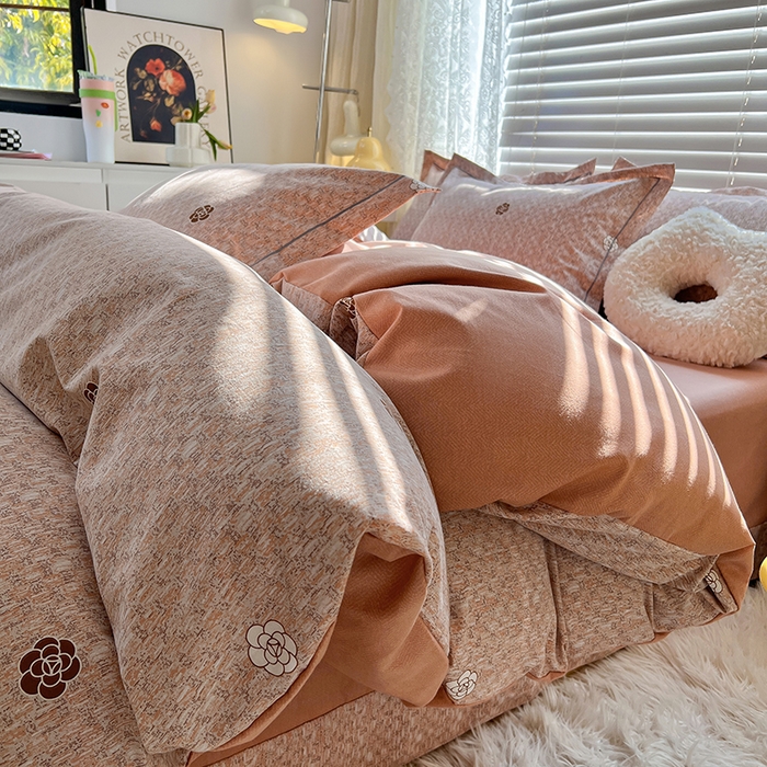 91家纺网 家纺一手货源 找家纺 简约家纺 2025新款全棉磨毛四件套 山茶诗篇-咖