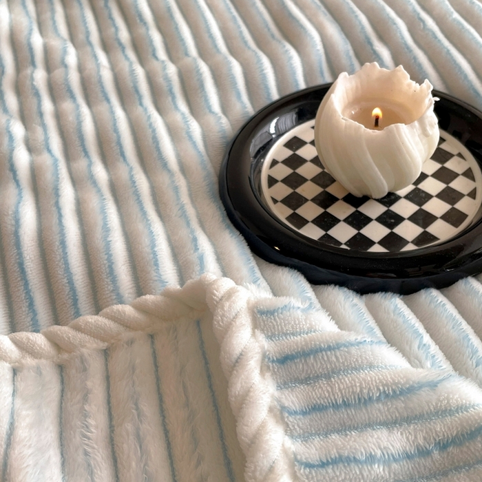 91家纺网 家纺一手货源 找家纺 酱子 2025新款亲肤舒适成品抽条阳离子毛毯毯子 阳离子-蓝