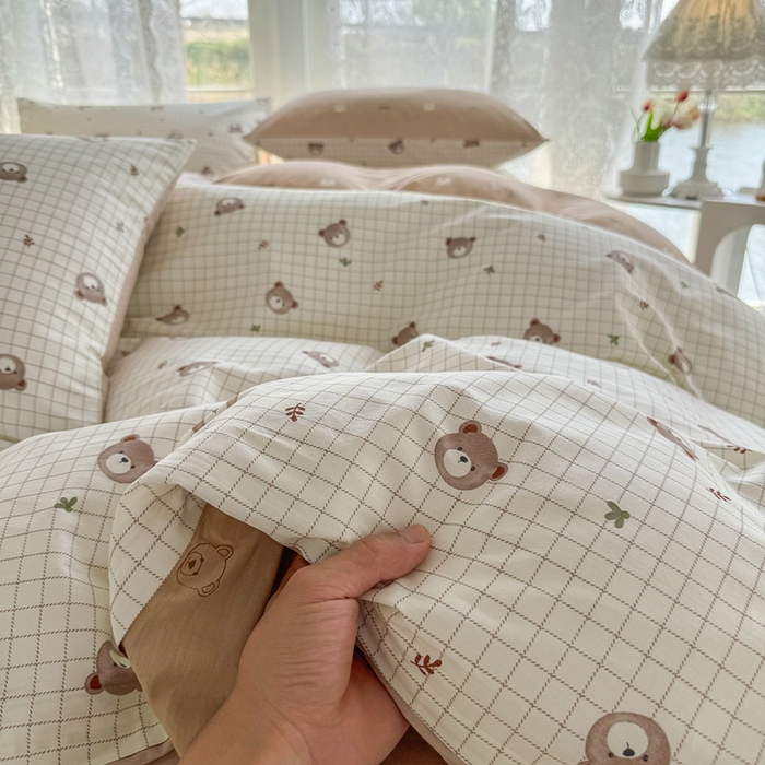 91家纺网 家纺一手货源 找家纺 梦洋家纺 2025春夏秋冬新款A类全棉四件套 小棕熊-格子