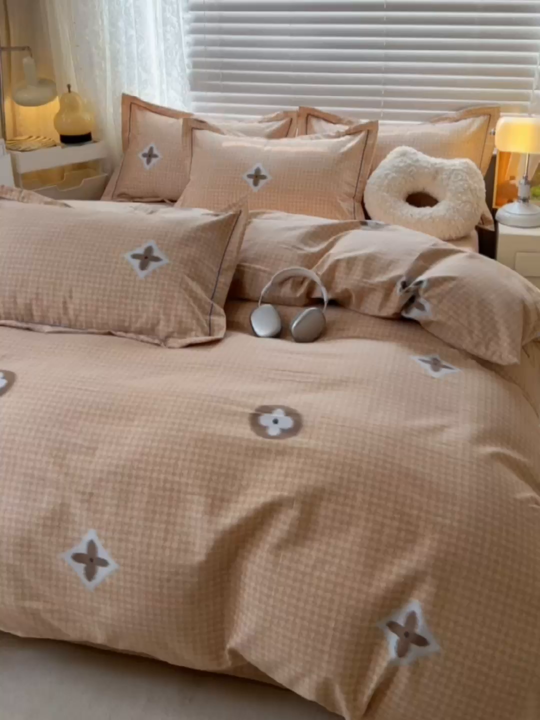 91家纺网 家纺一手货源 找家纺 简约家纺 2025新款全棉磨毛四件套 维克多-咖