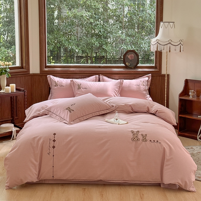 91家纺网 家纺一手货源 找家纺 （总）巧玲珑 2025新款高密肌理纹提花刺绣绣花生态四件套