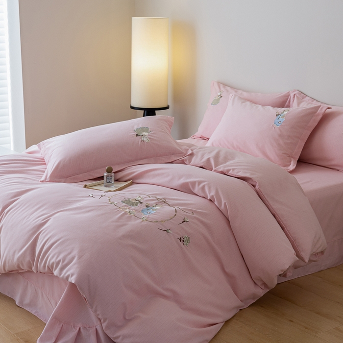 91家纺网 家纺一手货源 找家纺 （总）巧玲珑 2025新款高密肌理纹提花刺绣绣花生态四件套