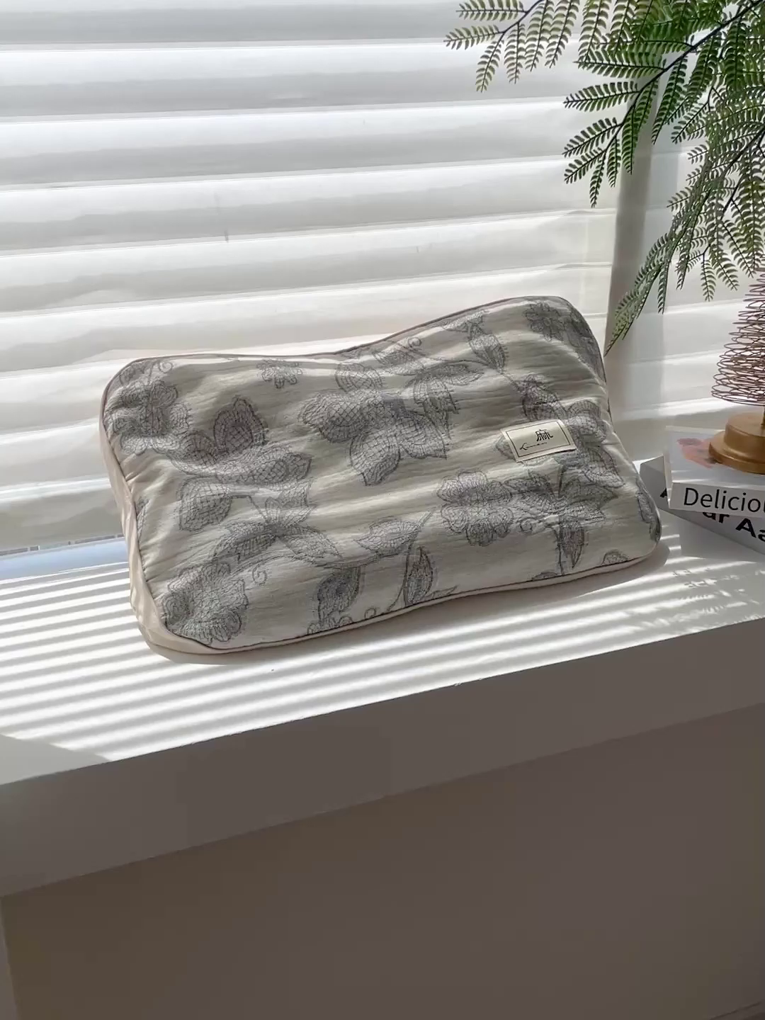 91家纺网 家纺一手货源 找家纺 亦帆枕芯 2025新款亲肤舒适天然棉麻立体荞麦枕枕头枕芯 天然棉麻-黑色花朵 35x55cm甜荞款/只