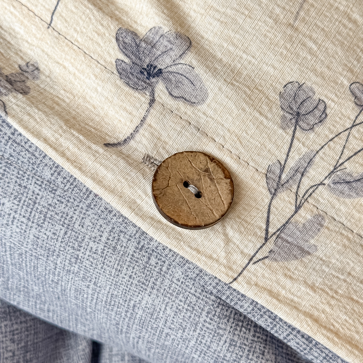 91家纺网 家纺一手货源 找家纺 富米莱（原臻工厂） 2025秋冬新品加厚高克重原麻复古风亚麻高端纽扣款床盖床单四件套 纽扣款-祥云