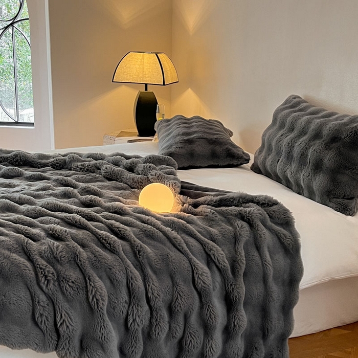 91家纺网 家纺一手货源 找家纺 蓝极人 2024新款高克重大牛奶绒被套毯毛毯 深灰
