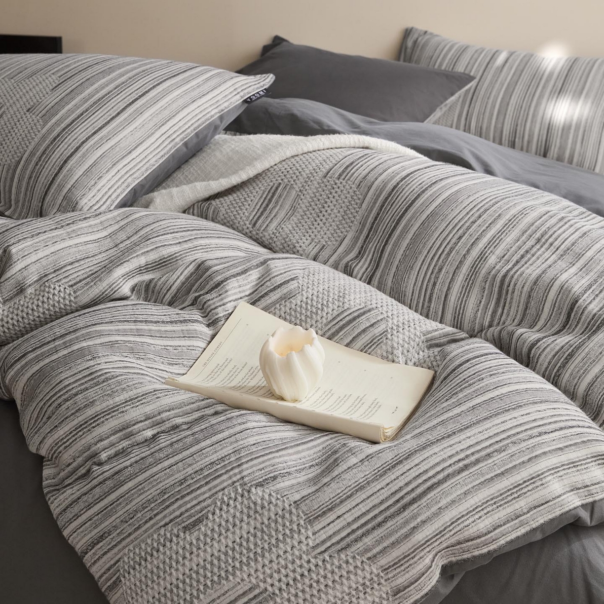 91家纺网 家纺一手货源 找家纺 （总）涵宸家纺 2025新款简约款全棉磨毛提花四件套-未眠