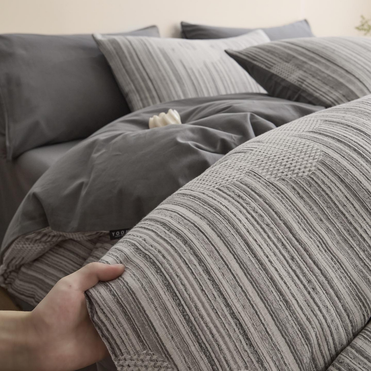 91家纺网 家纺一手货源 找家纺 （总）涵宸家纺 2025新款简约款全棉磨毛提花四件套-未眠