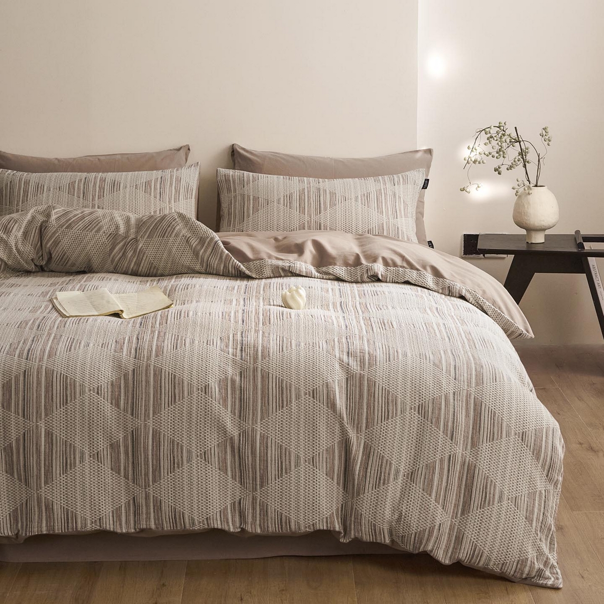 涵宸家纺 2025新款简约款全棉磨毛提花四件套-未眠 兰卡威-咖