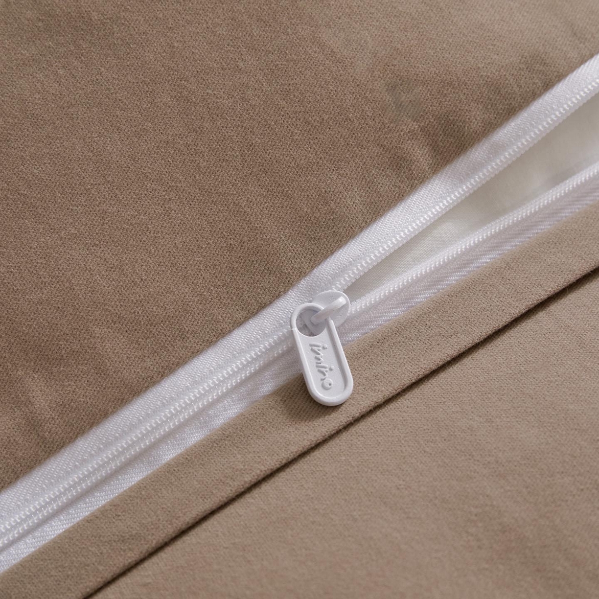 91家纺网 家纺一手货源 找家纺 涵宸家纺 2025新款简约款全棉磨毛提花四件套-未眠 兰卡威-咖