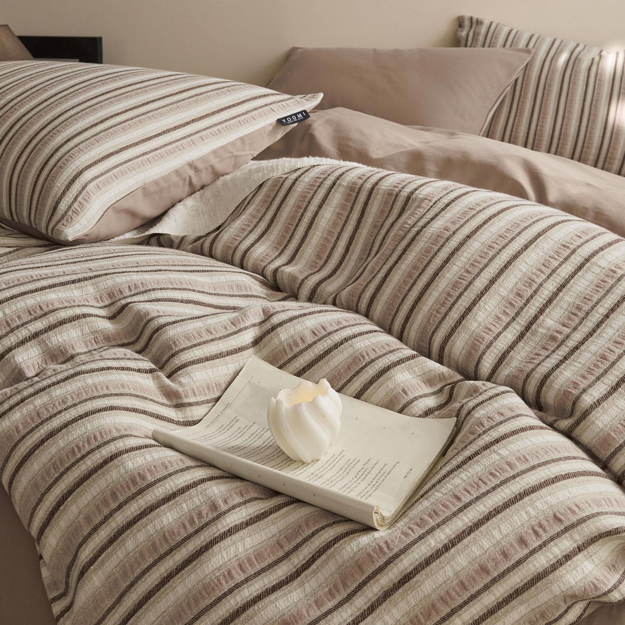 91家纺网 家纺一手货源 找家纺 涵宸家纺 2025新款简约款全棉磨毛提花四件套-未眠 维尼-咖