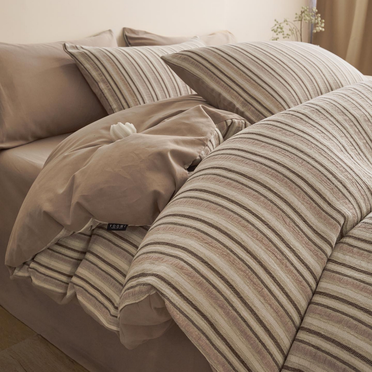 91家纺网 家纺一手货源 找家纺 涵宸家纺 2025新款简约款全棉磨毛提花四件套-未眠 维尼-咖