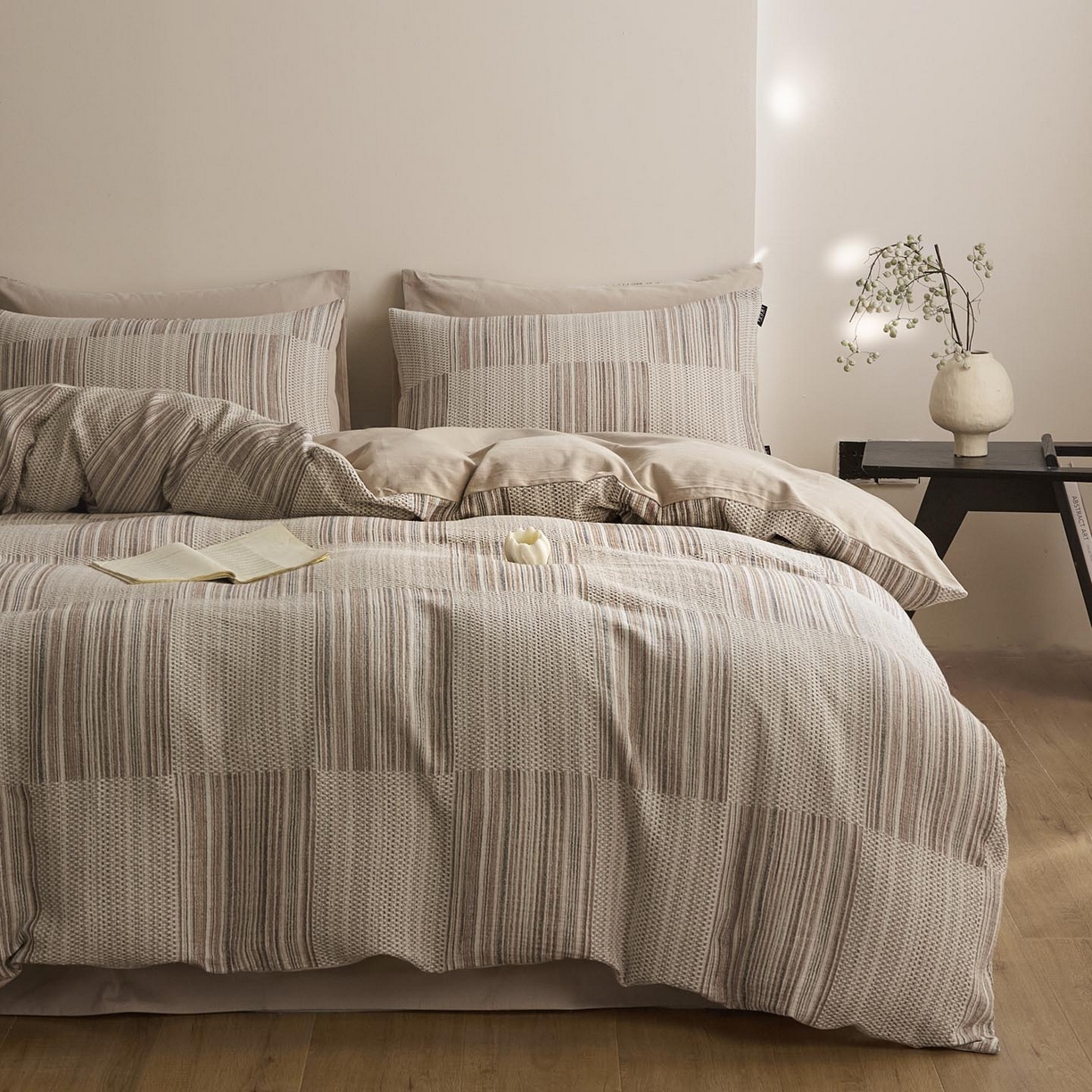 涵宸家纺 2025新款简约款全棉磨毛提花四件套-未眠 尤里-咖