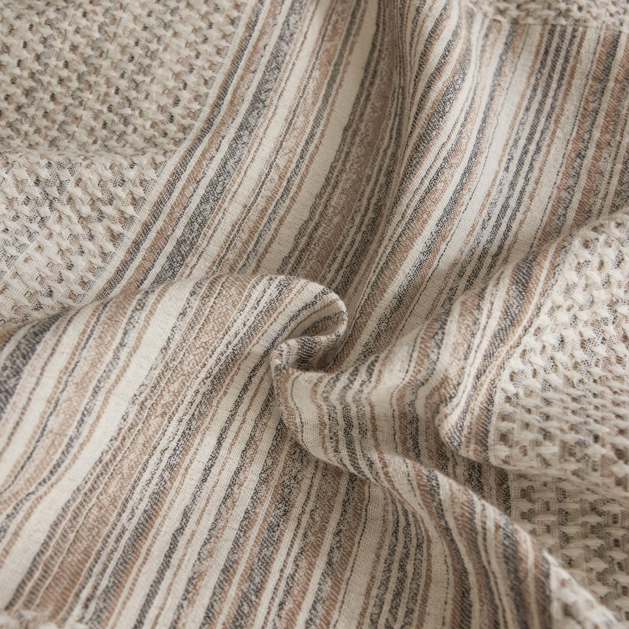 91家纺网 家纺一手货源 找家纺 涵宸家纺 2025新款简约款全棉磨毛提花四件套-未眠 尤里-咖