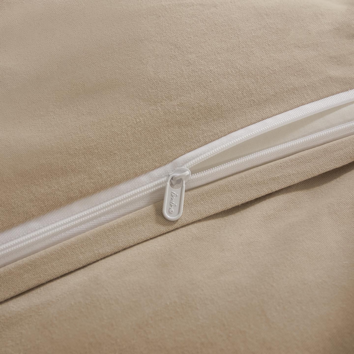 91家纺网 家纺一手货源 找家纺 涵宸家纺 2025新款简约款全棉磨毛提花四件套-未眠 尤里-咖