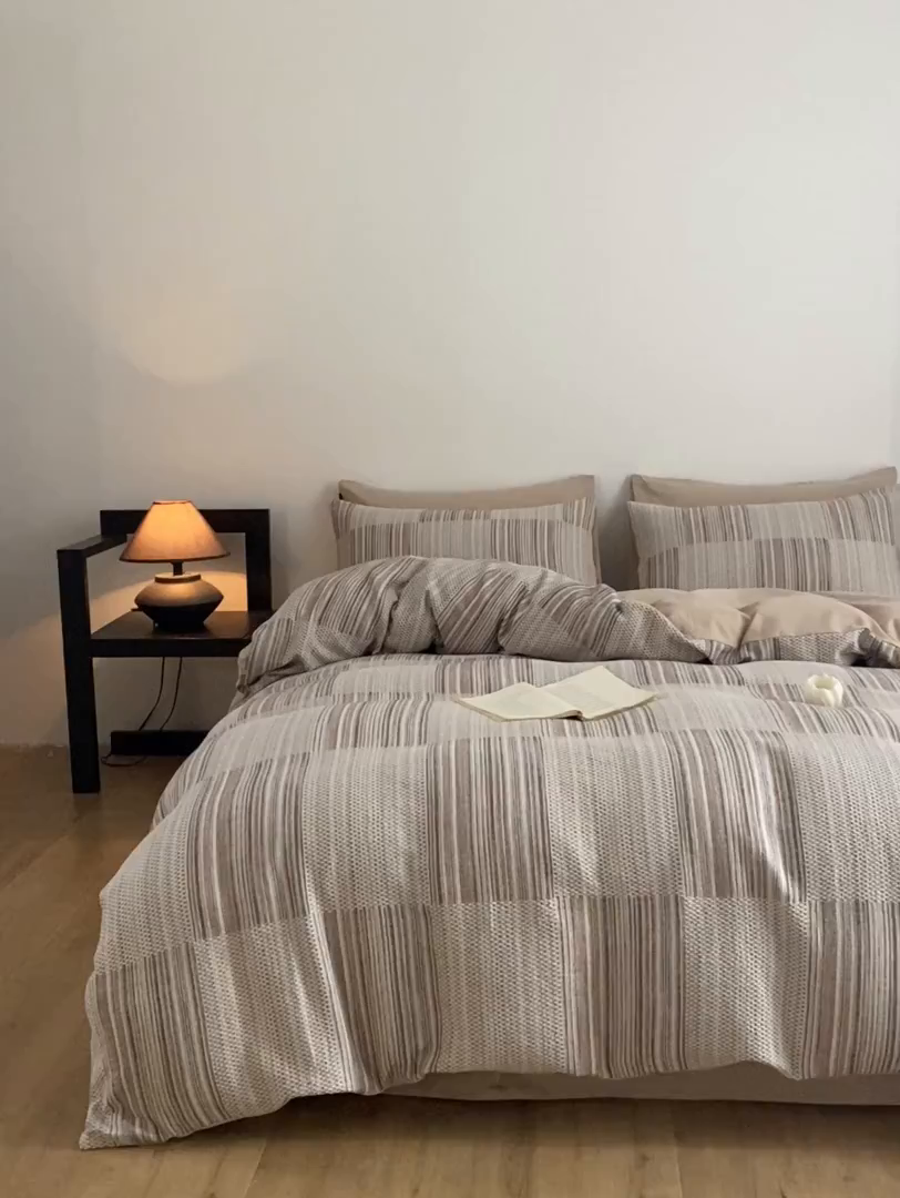 91家纺网 家纺一手货源 找家纺 涵宸家纺 2025新款简约款全棉磨毛提花四件套-未眠 尤里-咖