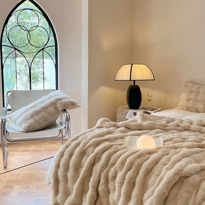 91家纺网 家纺一手货源 找家纺 蓝极人 2024新款高克重大牛奶绒被套毯毛毯 米杏