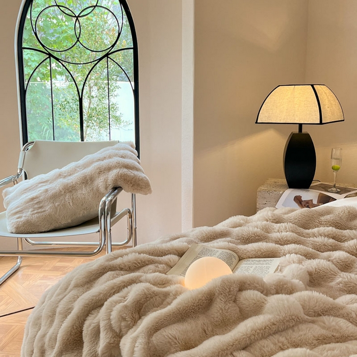 91家纺网 家纺一手货源 找家纺 蓝极人 2024新款高克重大牛奶绒被套毯毛毯 米杏