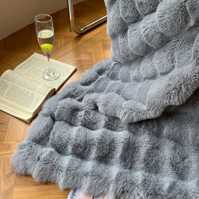 91家纺网 家纺一手货源 找家纺 蓝极人 2024新款高克重大牛奶绒被套毯毛毯 灰蓝