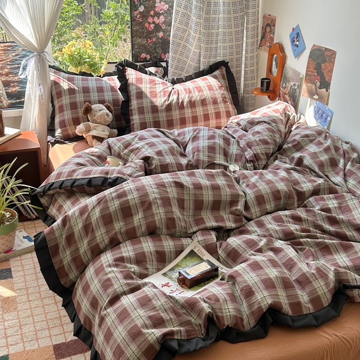 91家纺网 家纺一手货源 找家纺 韩巢家纺 2025新款双层纱经典复古风格子被套四件套直播热销款学生宿舍寝室床单三件套 薄巧格纹【黑皱皱花边款】