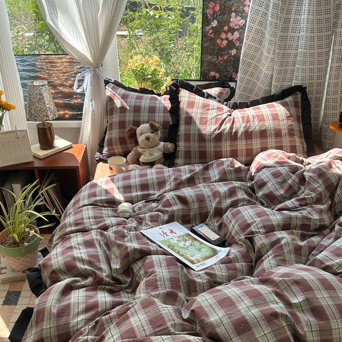 91家纺网 家纺一手货源 找家纺 韩巢家纺 2025新款双层纱经典复古风格子被套四件套直播热销款学生宿舍寝室床单三件套 薄巧格纹【黑皱皱花边款】