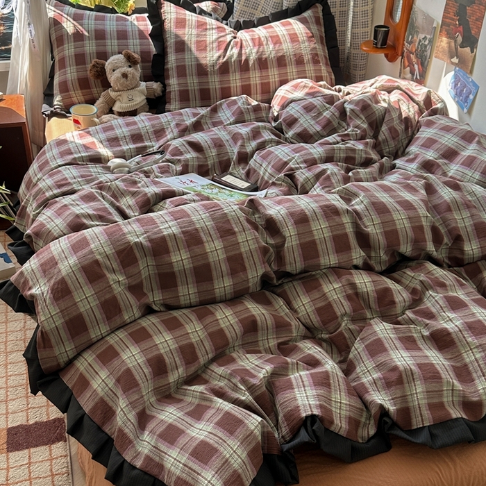 91家纺网 家纺一手货源 找家纺 韩巢家纺 2025新款双层纱经典复古风格子被套四件套直播热销款学生宿舍寝室床单三件套 薄巧格纹【黑皱皱花边款】