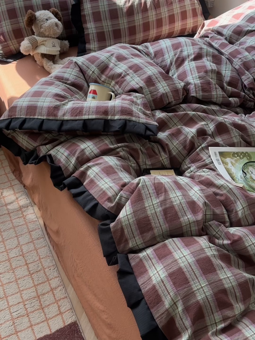 91家纺网 家纺一手货源 找家纺 韩巢家纺 2025新款双层纱经典复古风格子被套四件套直播热销款学生宿舍寝室床单三件套 薄巧格纹【黑皱皱花边款】