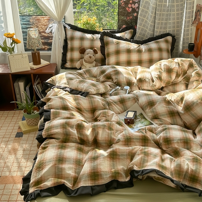 91家纺网 家纺一手货源 找家纺 韩巢家纺 2025新款双层纱经典复古风格子被套四件套直播热销款学生宿舍寝室床单三件套 葵野格纹【黑皱皱花边款】