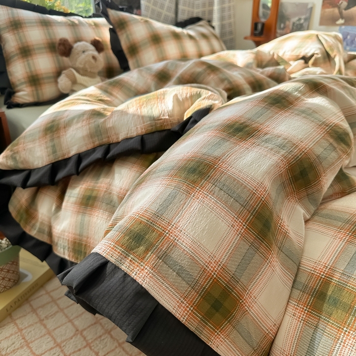 91家纺网 家纺一手货源 找家纺 韩巢家纺 2025新款双层纱经典复古风格子被套四件套直播热销款学生宿舍寝室床单三件套 葵野格纹【黑皱皱花边款】